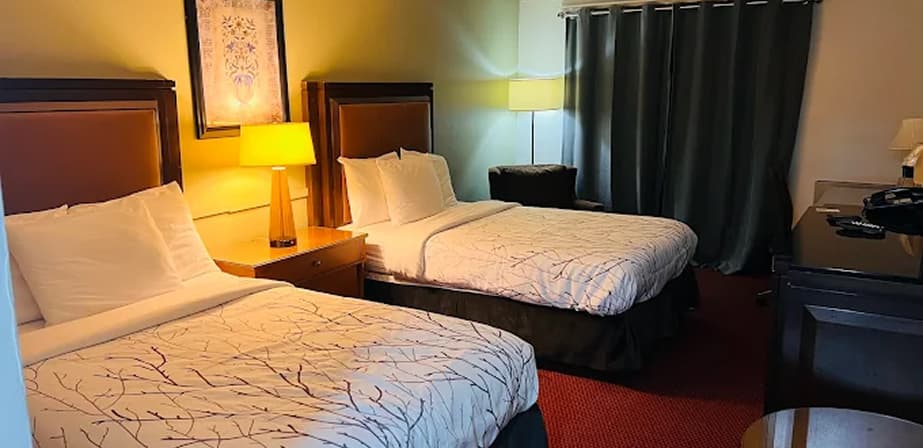 Owen Sound Inn Luxury Room